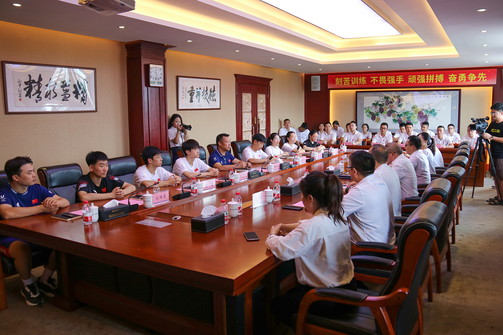 1691113899739045885.jpg IMG_9904.jpg